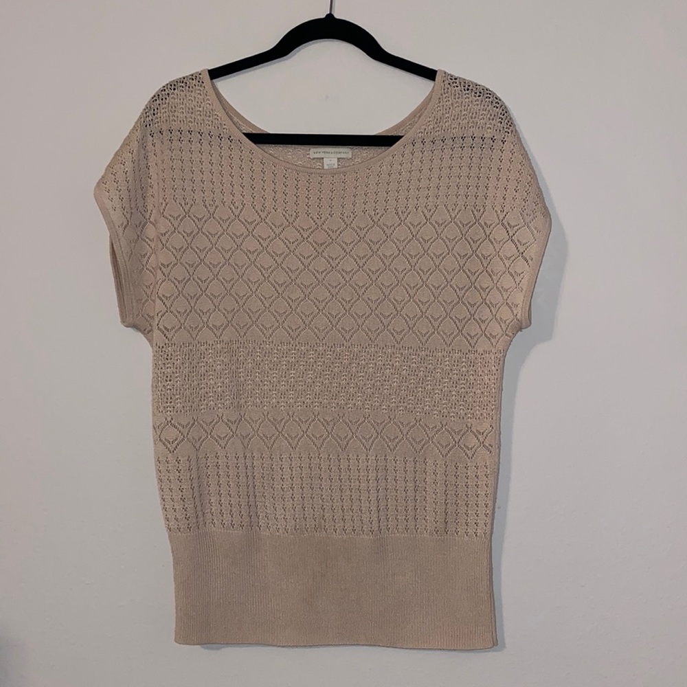 New York & Company net top. Medium